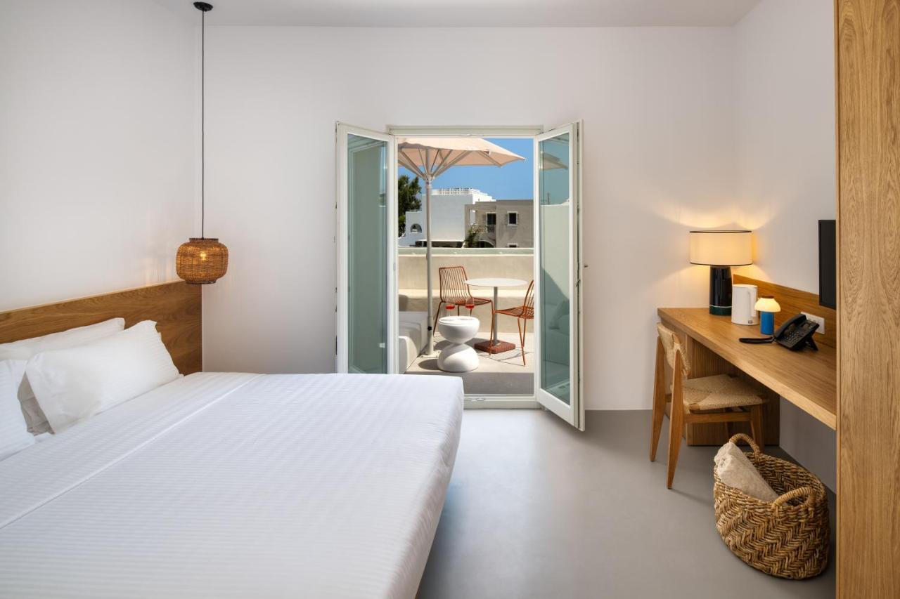 Viva Nove Suites Kamari  Bagian luar foto