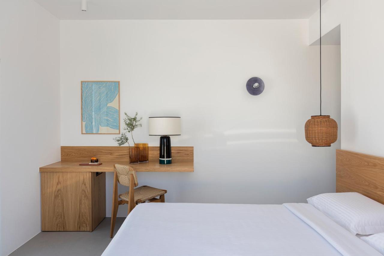 Viva Nove Suites Kamari  Bagian luar foto