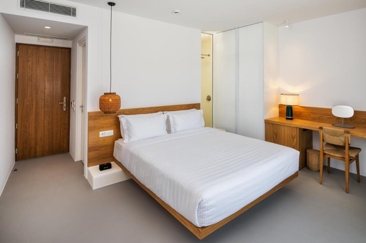 Viva Nove Suites Kamari  Bagian luar foto